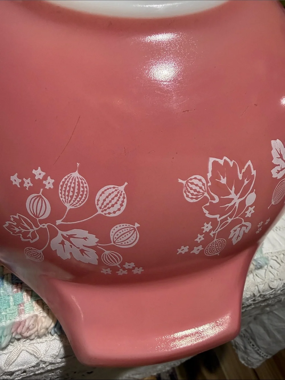 Pyrex Pink gooseberry 444 Cinderella Mixing Bowl (chip)